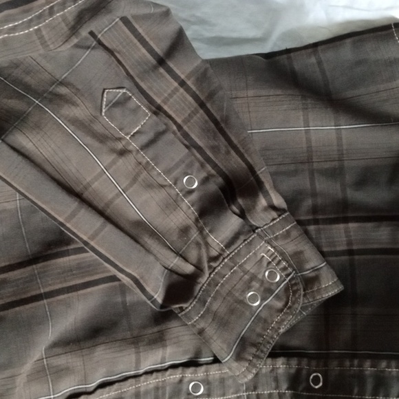 UR Vintage mens lrg Dark Brown Long Sleeve with Snap Buttons Wrists - Picture 5 of 10